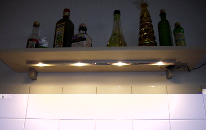 DSCI0248_cut.jpg (478 KiB) 31805 mal betrachtet LED-Leiste von unten