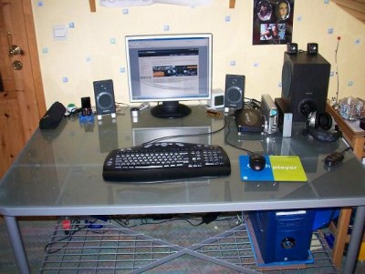 schreibtischml.JPG (61.82 KiB) 19755 mal betrachtet mit licht